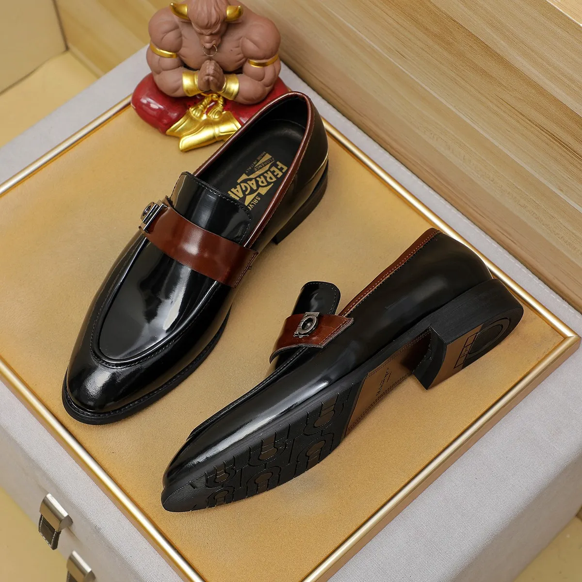 Men's shoes 💰460 Ferragamo [Ferragamo] top imported suit men's shoes 💯Original copy of the official website, product materials: selected imported embossed calfskin + luxury hardware buckle accessories ~ imported water-dyed cow 🐂 leather lining. Strong three-dimensional visual effect, original combination outsole, multiple colors available😘 Size: 39-44 (38.45.46. Customized)